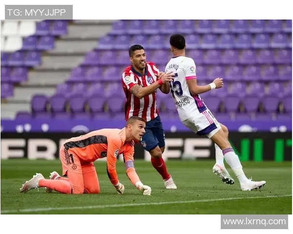 塞维利亚中场因伤缺阵两周球队盼其早日康复归队